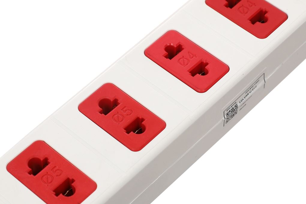 Ổ cắm điện Điện Quang 4 lỗ 5m ECO ESK 5WR 42 Màu Trắng - Đỏ