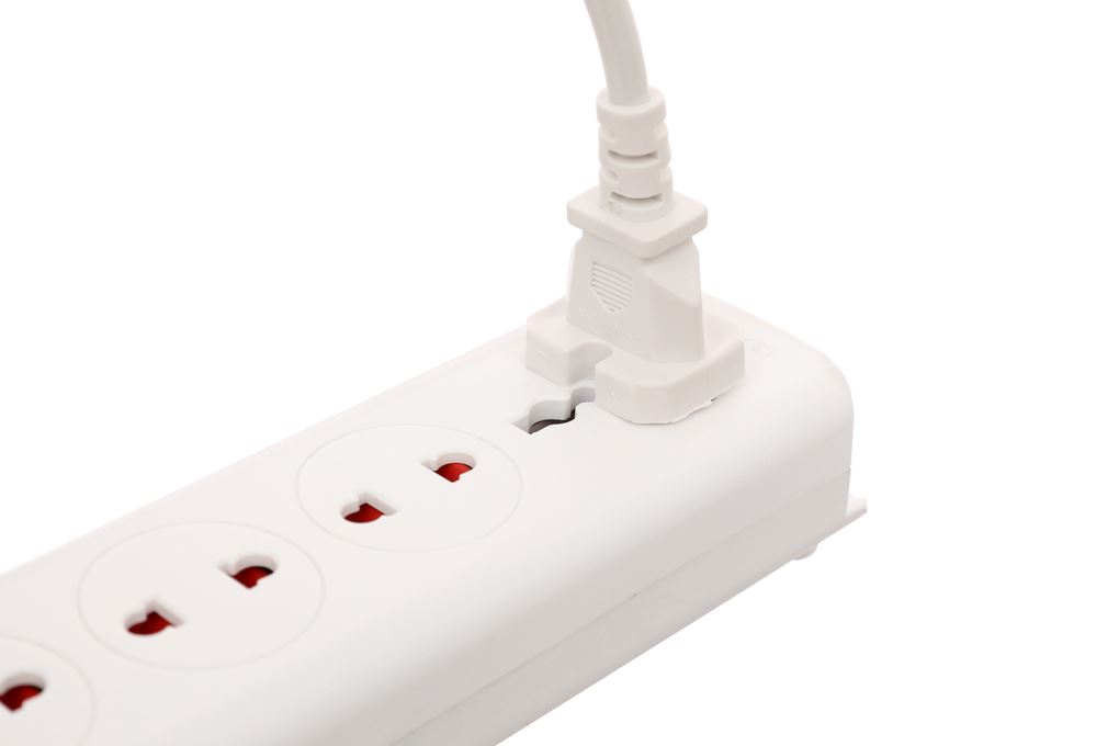 Ổ cắm điện Điện Quang 4 lỗ 2m ESK 4W Màu Trắng