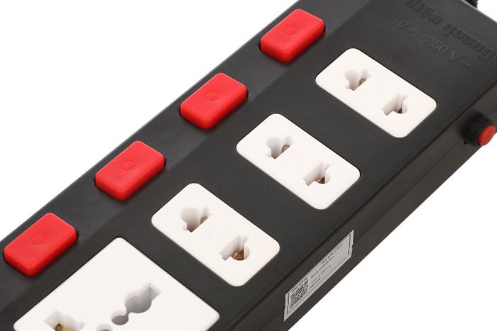 Ổ cắm điện Điện Quang 4 lỗ 5m ECO 4SBW Màu Trắng - Đen