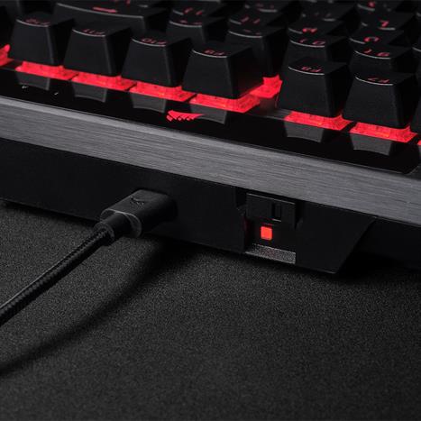 Bàn Phím Cơ Có Dây Gaming Corsair K70 PRO BLK-MX SPEED-RGB/CH-9109414-NA Màu Đen