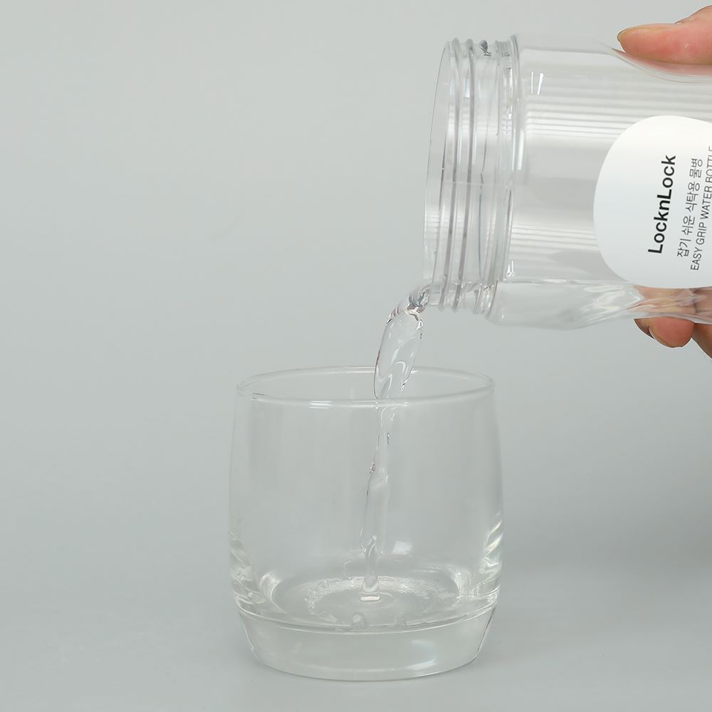 Bình đựng nước nhựa 1200 ml Lock&Lock HAP813WHT Màu Trắng