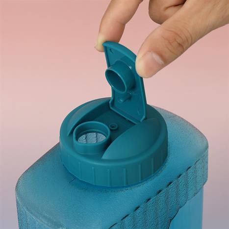 Bình đựng nước nhựa 2100 ml Lock&Lock HAP736 Màu Xanh