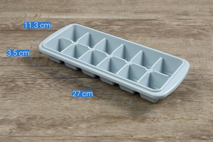 Khay đá nhựa 12 viên Inochi Kari Màu Xanh