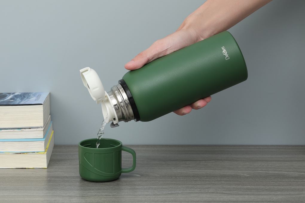 Bình giữ nhiệt Inox 600 ml Delites Z109 Xanh lá Màu Xanh lá