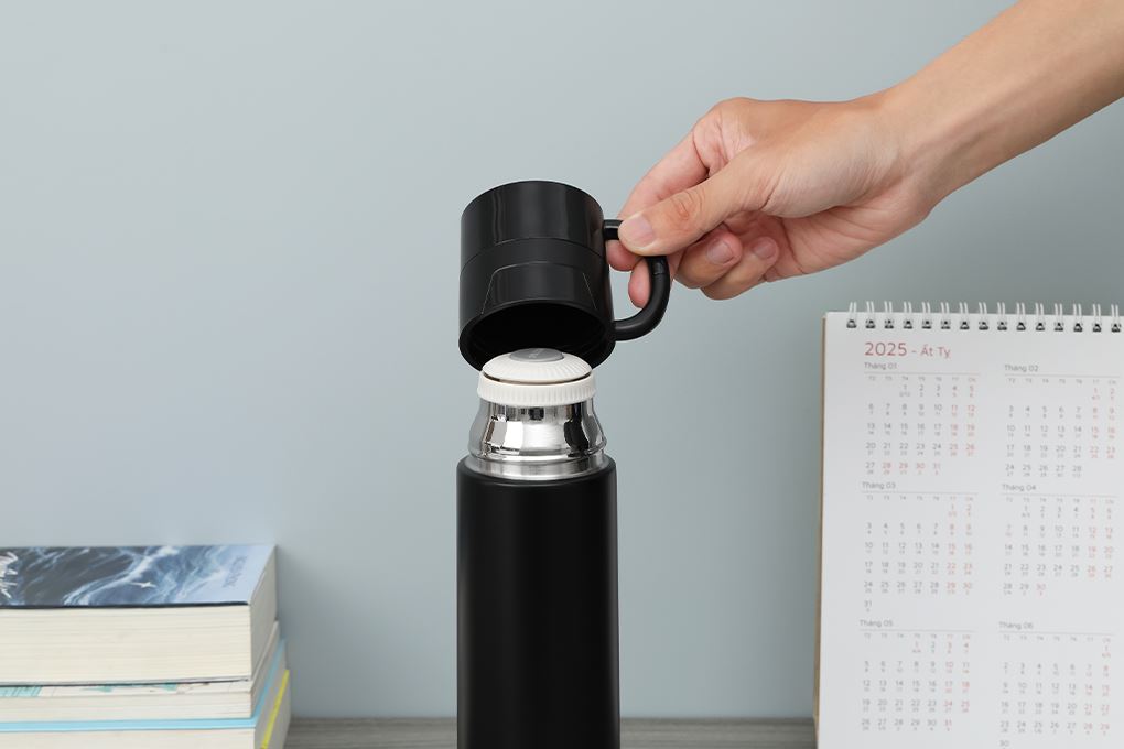 Bình giữ nhiệt Inox 500 ml Delites Z037 Đen Màu Đen
