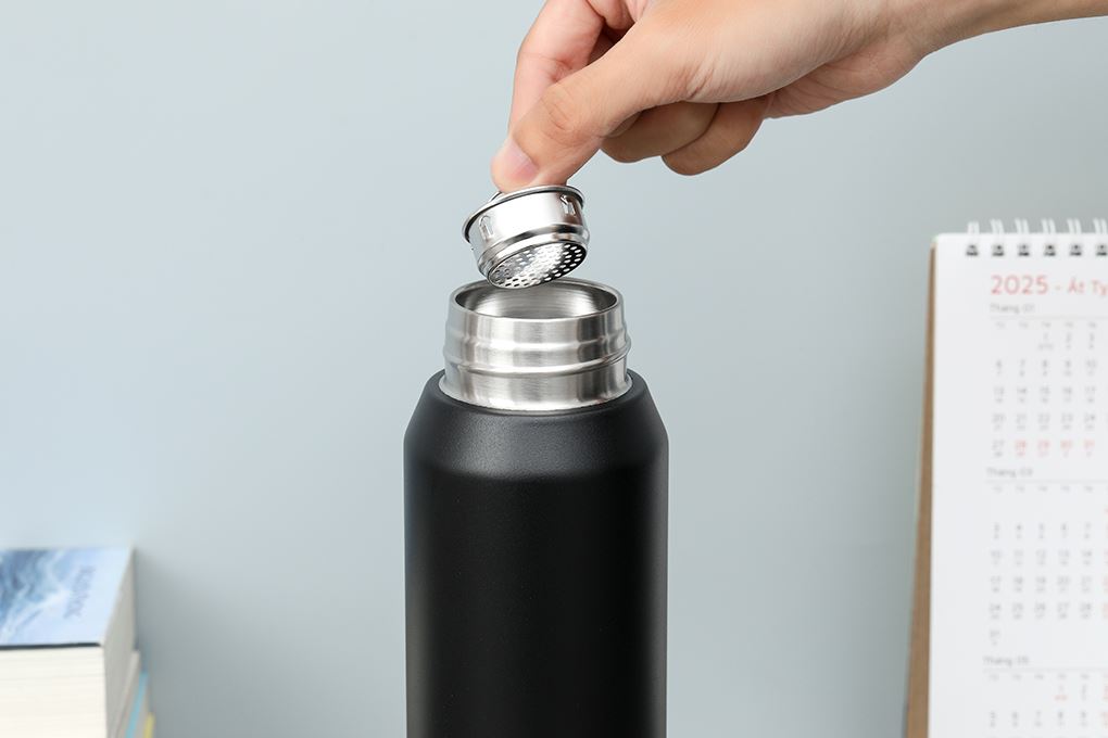 Bình giữ nhiệt Inox 700 ml Delites XB-24130 Đen Màu Đen