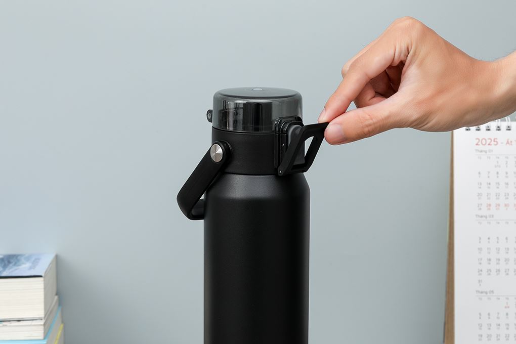 Bình giữ nhiệt Inox 700 ml Delites XB-24130 Đen Màu Đen
