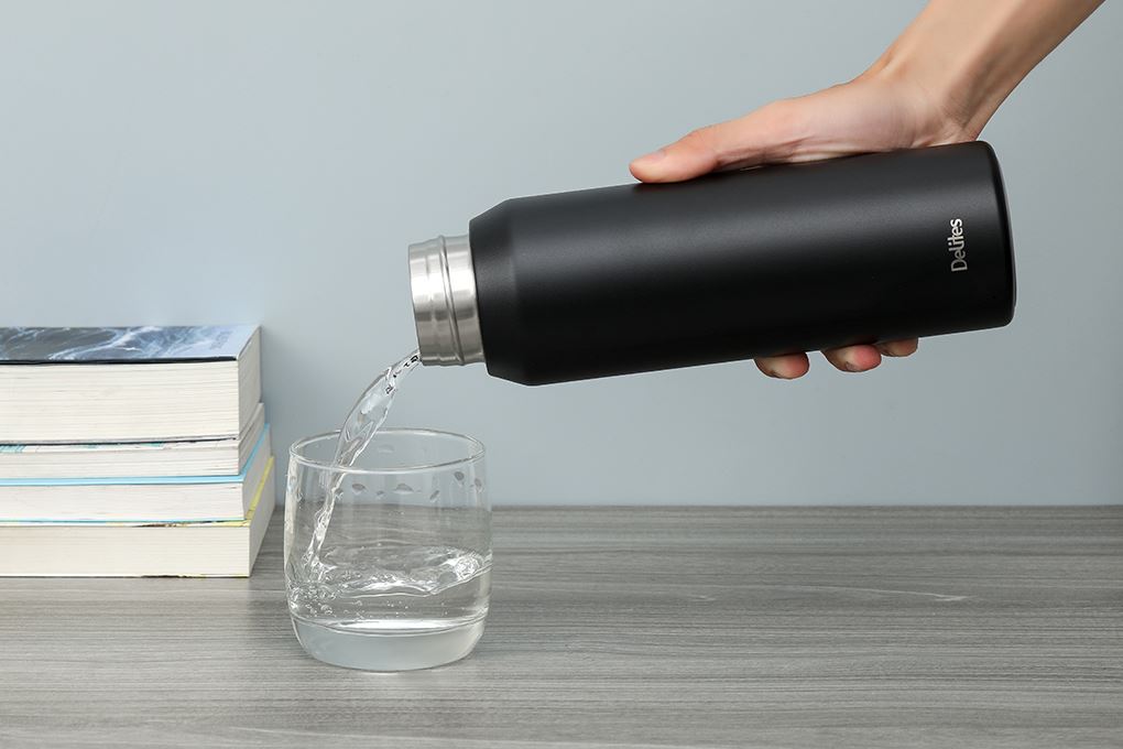 Bình giữ nhiệt Inox 700 ml Delites XB-24130 Đen Màu Đen