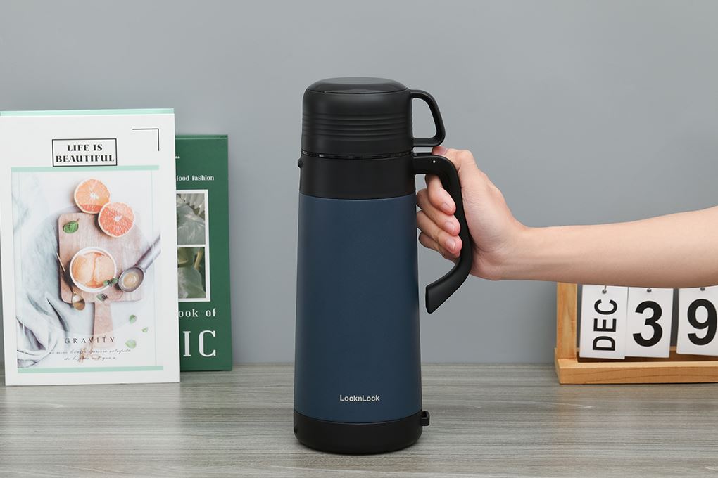 Bình giữ nhiệt inox 1800 ml Lock&Lock Easy Outdoor Vacuum Bottle LHC1485NVY Màu Xanh Navy