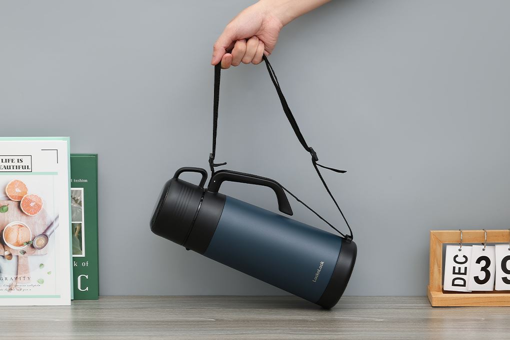 Bình giữ nhiệt inox 1800 ml Lock&Lock Easy Outdoor Vacuum Bottle LHC1485NVY Màu Xanh Navy