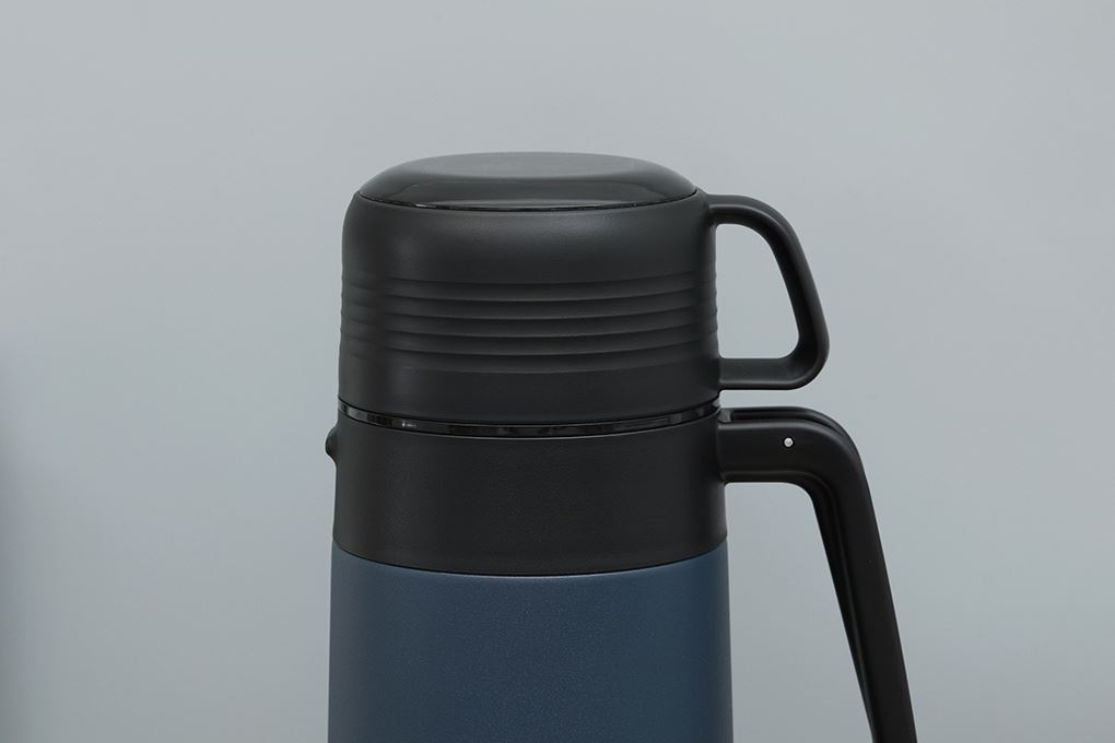 Bình giữ nhiệt inox 1800 ml Lock&Lock Easy Outdoor Vacuum Bottle LHC1485NVY Màu Xanh Navy