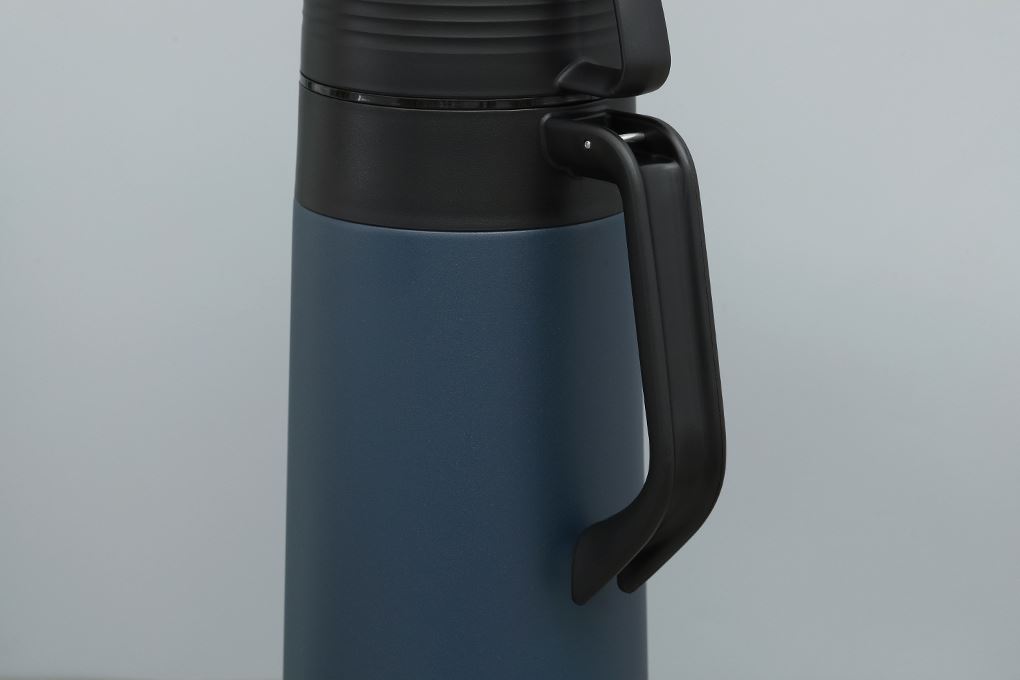 Bình giữ nhiệt inox 1800 ml Lock&Lock Easy Outdoor Vacuum Bottle LHC1485NVY Màu Xanh Navy