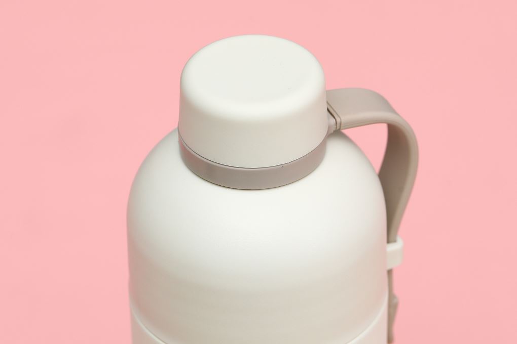 Bình giữ nhiệt inox 490 ml Belt Bottle Lock&Lock LHC4267IVY Màu Trắng
