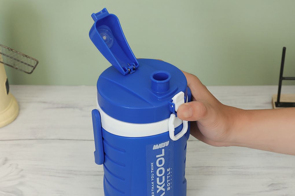 Bình giữ nhiệt nhựa 1000 ml Duy Tân Maxcool Màu Xanh dương đậm