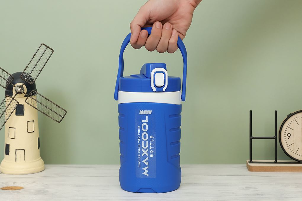 Bình giữ nhiệt nhựa 1000 ml Duy Tân Maxcool Màu Xanh dương đậm