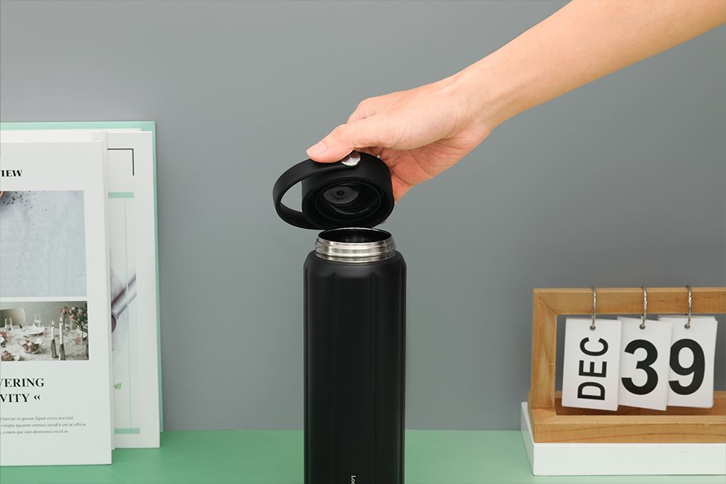 Bình giữ nhiệt Inox 630ml Lock&Lock LHC4427BLK Màu Đen