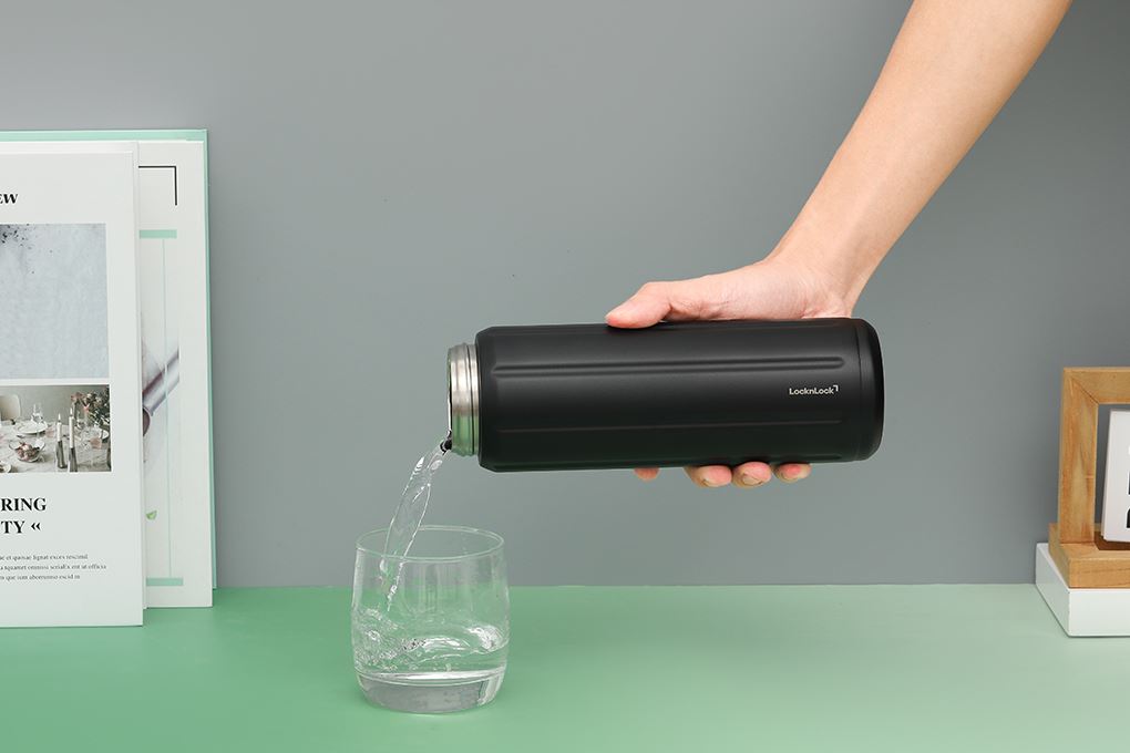 Bình giữ nhiệt Inox 630ml Lock&Lock LHC4427BLK Màu Đen
