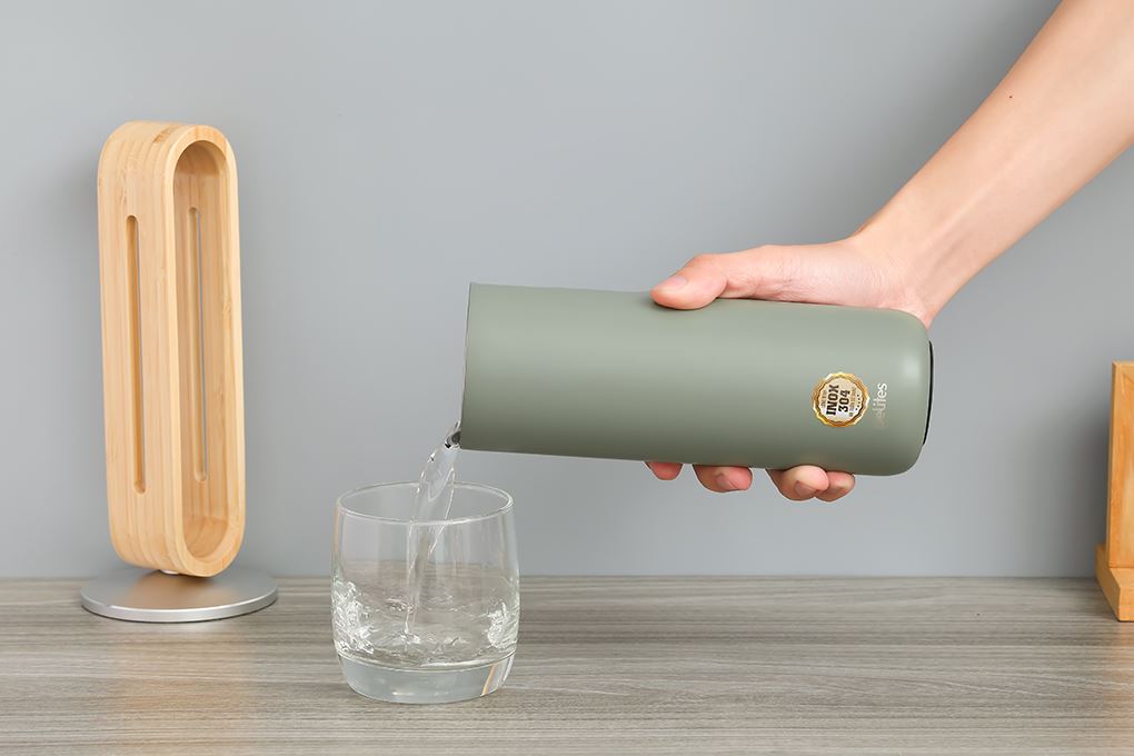 Bình giữ nhiệt Inox 600 ml Delites Y71 Màu Xanh lá