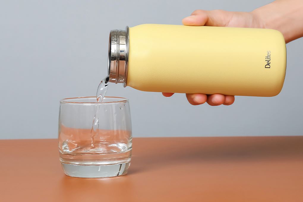 Bình giữ nhiệt Inox 630 ml Delites XB-25130 Màu Vàng
