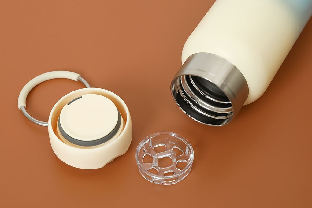 Bình giữ nhiệt Inox 650ml Sling Ring Tumbler Lock&Lock LHC4321NIVY Màu Trắng - Xanh