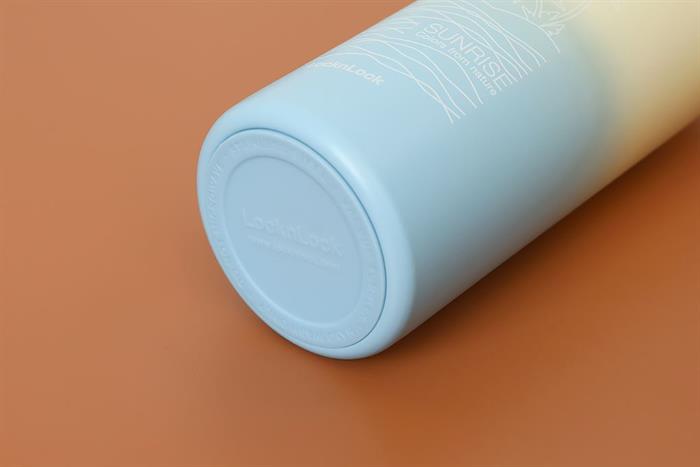 Bình giữ nhiệt Inox 650ml Sling Ring Tumbler Lock&Lock LHC4321NIVY Màu Trắng - Xanh