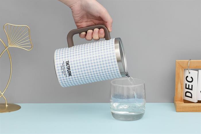 Ly giữ nhiệt Inox 700 ml Tactflow TFB206MONOCHK Màu Trắng - Xanh