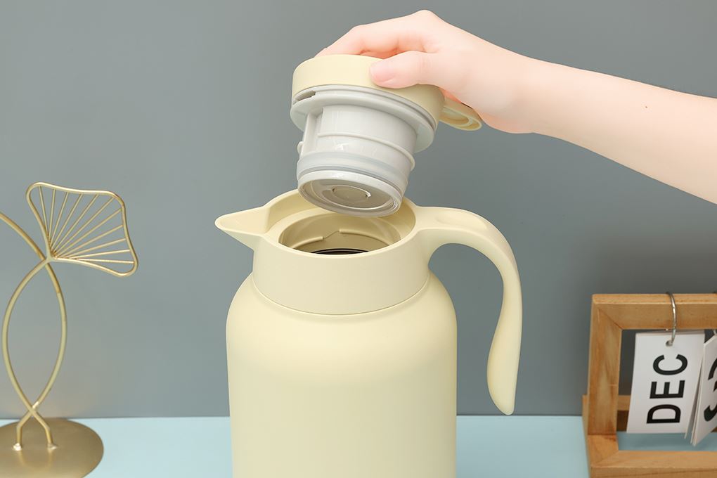 Bình giữ nhiệt inox 2000 ml Delites XB-20156 - Vàng Màu Vàng