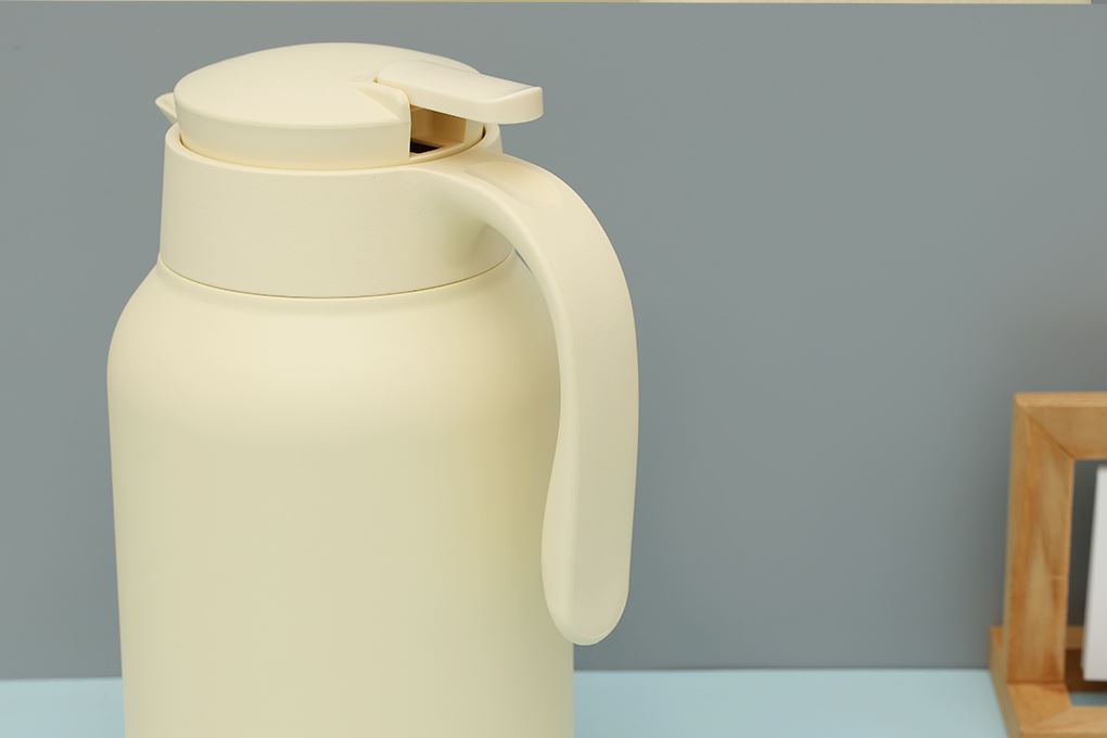 Bình giữ nhiệt inox 2000 ml Delites XB-20156 - Vàng Màu Vàng