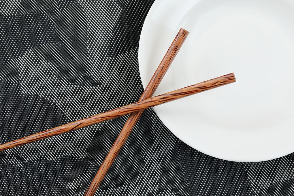 Bộ 10 đôi đũa gỗ dừa vuông Trường Sơn Màu Nâu nhạt