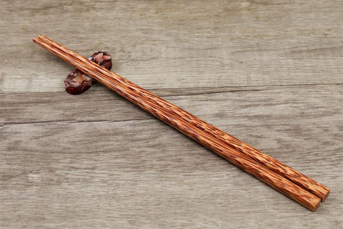 Bộ 10 đôi đũa gỗ dừa vuông Trường Sơn Màu Nâu nhạt