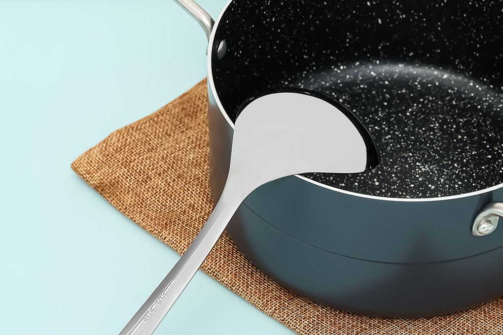Vá canh inox 23 cm Delites CF7495 Màu Inox