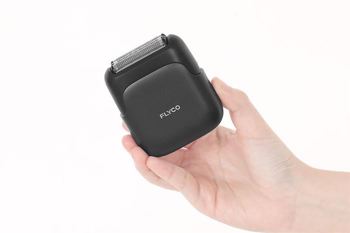 Máy cạo râu khô và ướt Flyco FS685VN Màu Đen