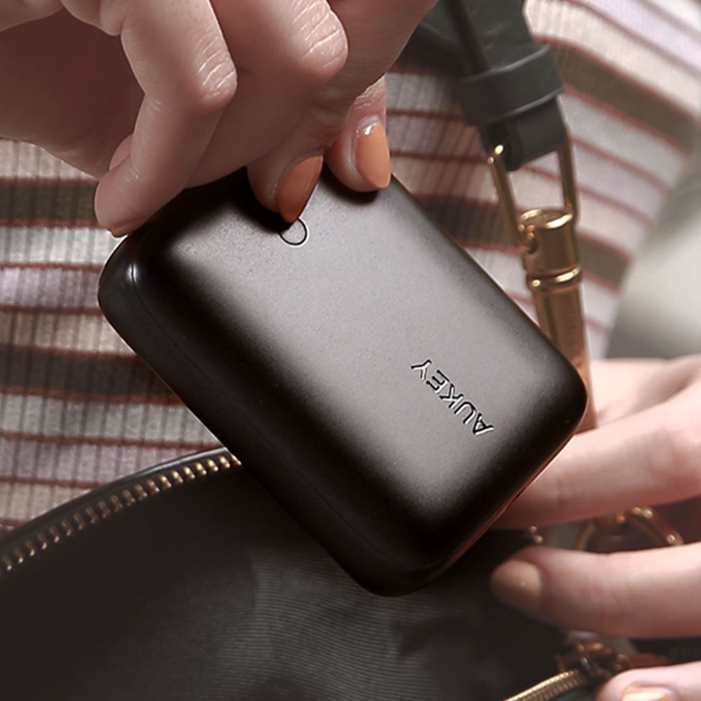 Pin sạc dự phòng Polymer 10000mAh Type C PD QC 3.0 20W Aukey PB-N83S - Đen - Thiết kế