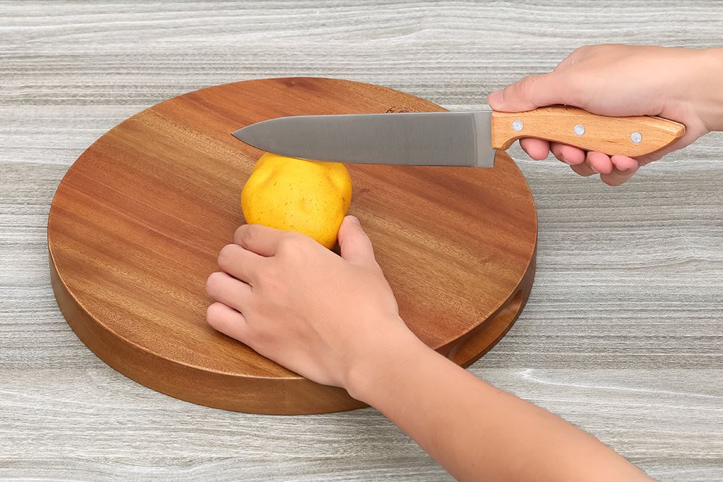 Thớt chặt gỗ xà cừ tròn 32 cm Trường Sơn RT320 Màu Nâu