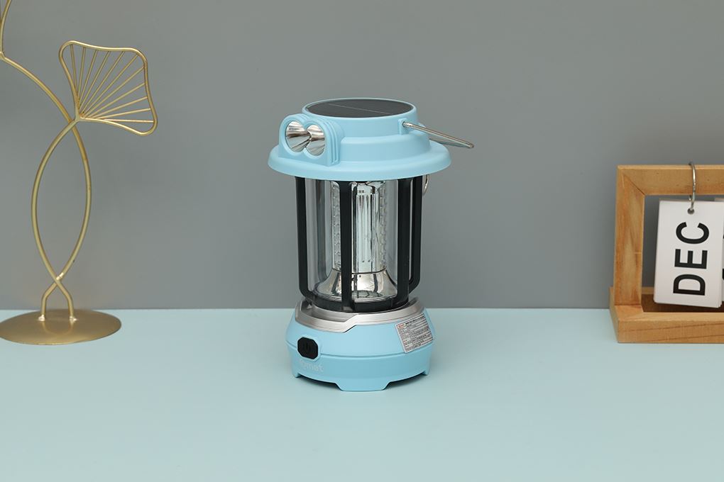 Đèn sạc năng lượng mặt trời Comet CRL3403S Màu Xanh
