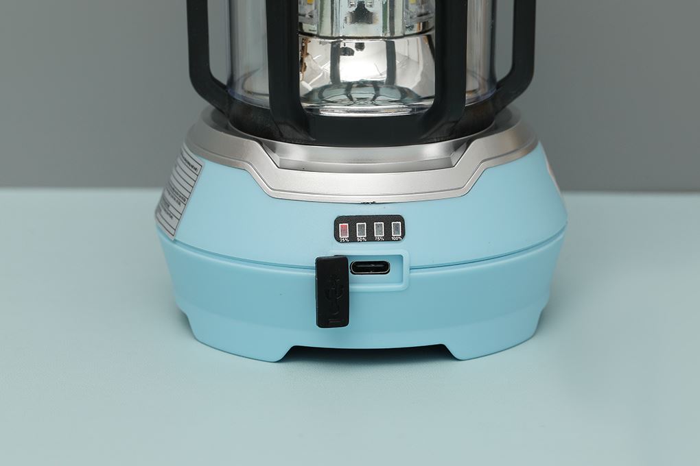Đèn sạc năng lượng mặt trời Comet CRL3403S Màu Xanh