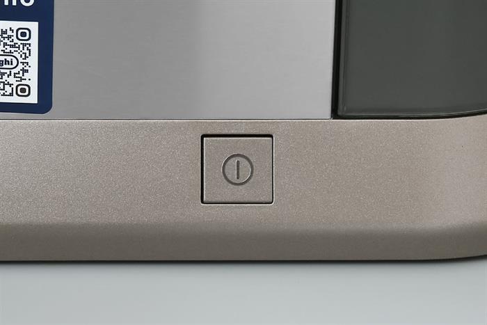 Máy pha cà phê Delonghi EC890.M Màu Bạc