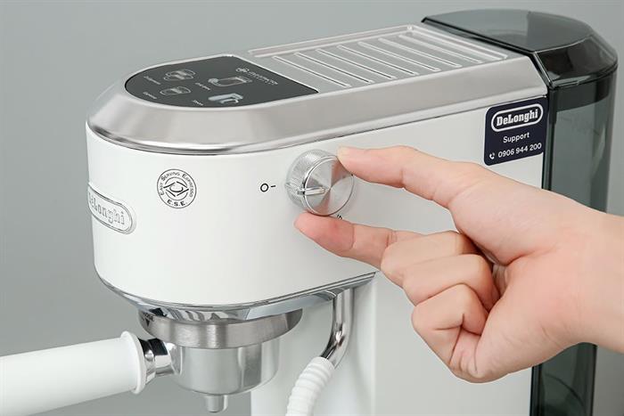 Máy pha cà phê Delonghi EC890.WI Màu Trắng