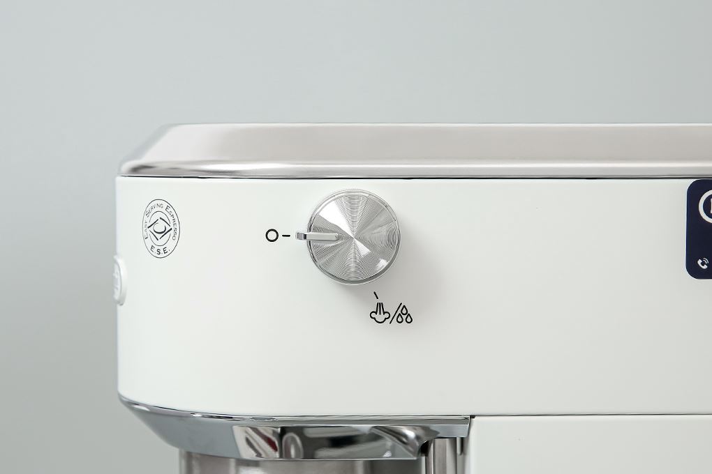 Máy pha cà phê Delonghi EC890.WI Màu Trắng