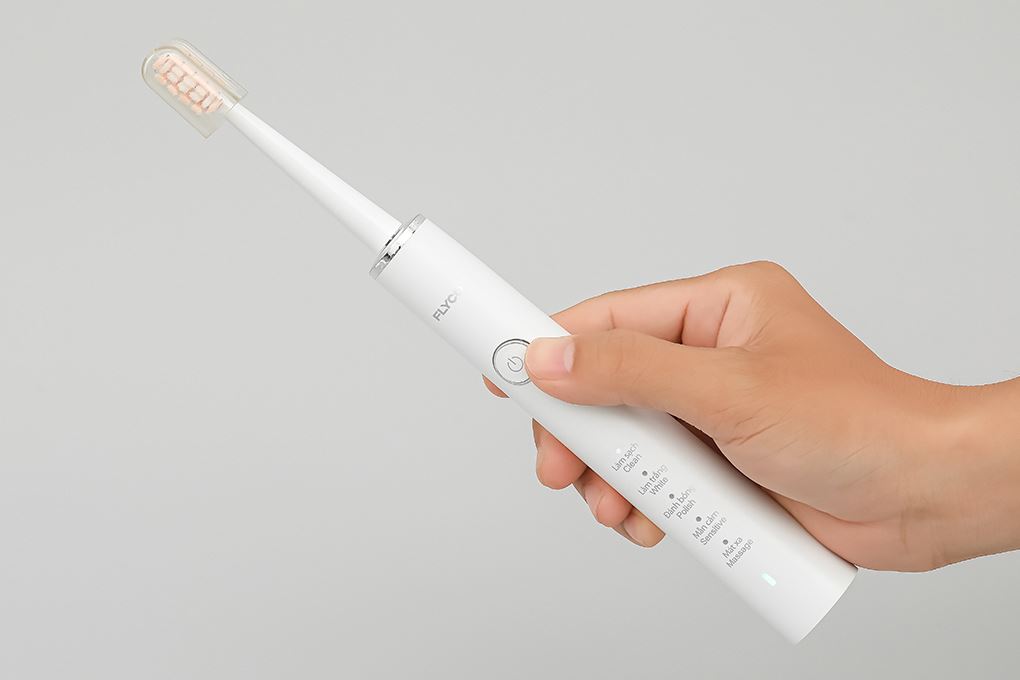 Bàn chải điện Flyco FT7108VN Màu Trắng