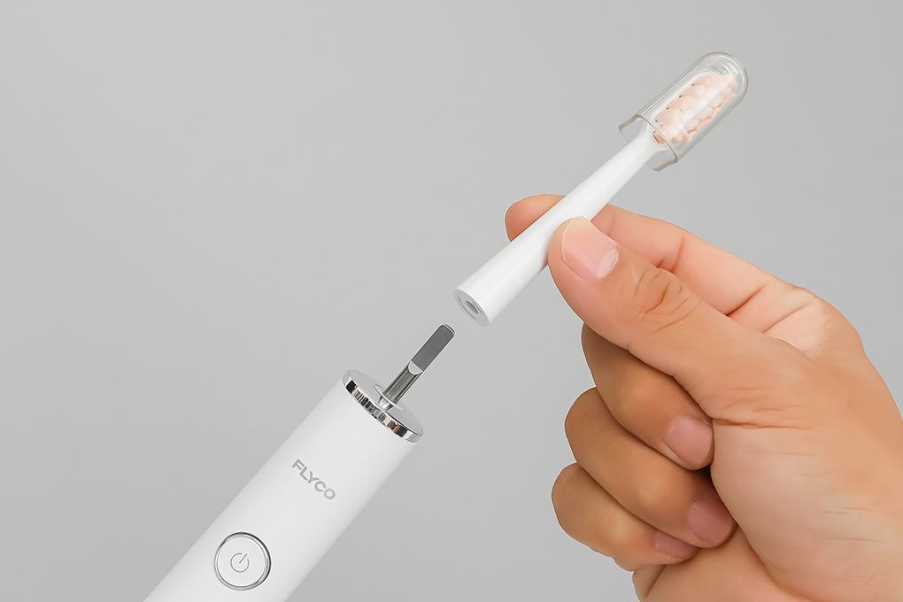 Bàn chải điện Flyco FT7108VN Màu Trắng
