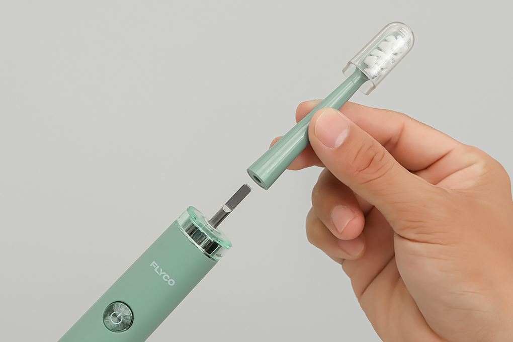 Bàn chải điện Flyco FT1701VN Màu Xanh lá