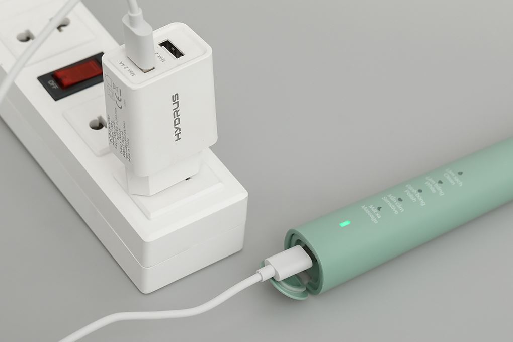 Bàn chải điện Flyco FT1701VN Màu Xanh lá