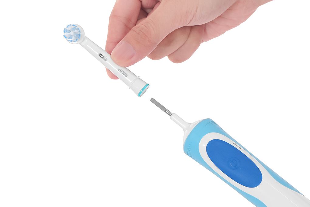Bàn chải điện Oral-B Vitality Extra Sensitive Clean D12.513 Màu Trắng - Xanh