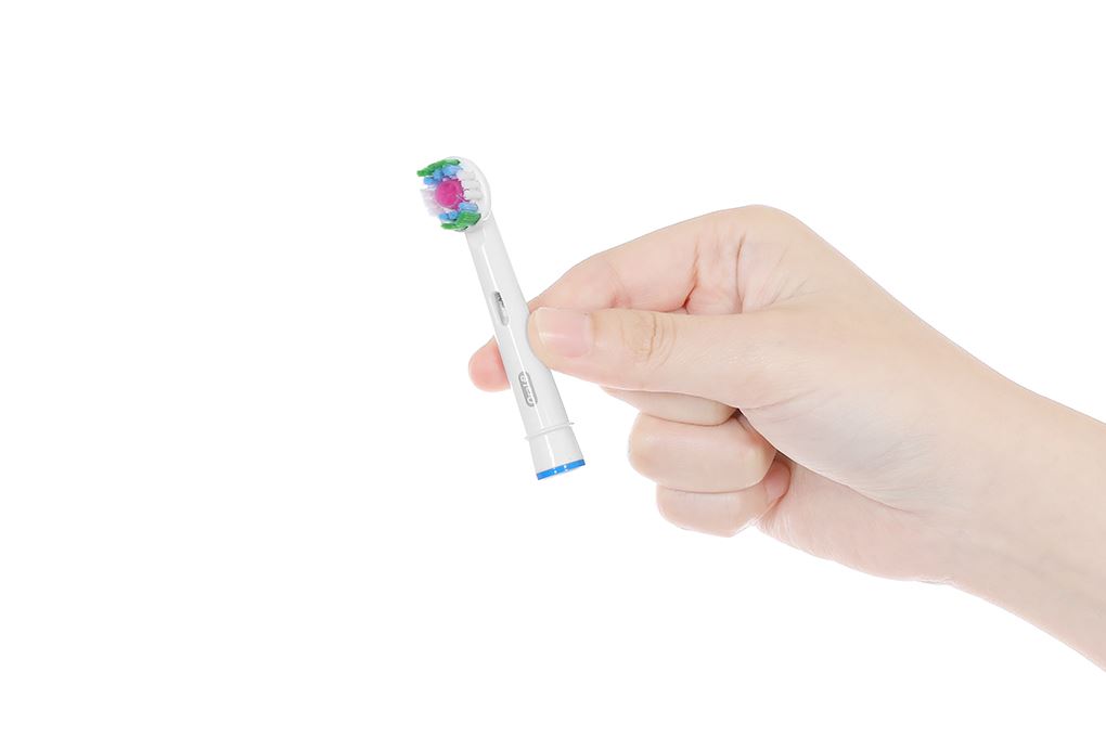 Bộ 2 đầu bàn chải điện Oral-B Whitening - 11