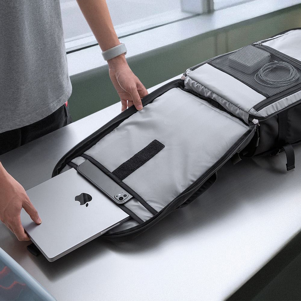 Balo chống sốc laptop 17 inch Tomtoc T66M1D2 Đen - 11