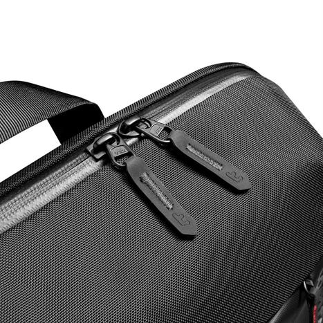 Túi đeo laptop 14 inch Tomtoc T21L1D1 Đen Màu Đen