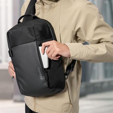 Túi đeo chống sốc laptop 14 inch Tomtoc T24M1D1 Đen Màu Đen