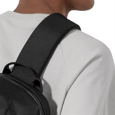 Túi đeo chống sốc laptop 14 inch Tomtoc T24M1D1 Đen Màu Đen