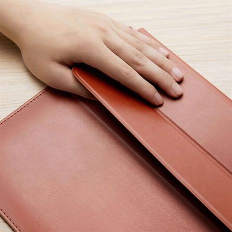 Túi chống sốc Macbook 16 inch Hypershield Stand & Go Sleeve HS595-16T Màu Nâu nhạt